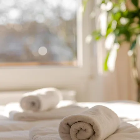 Apartment Troja Living Helena - Zentral In