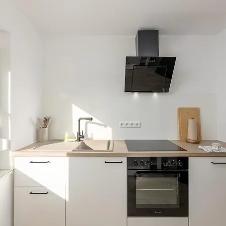 Troja Living Helena - Zentral In *