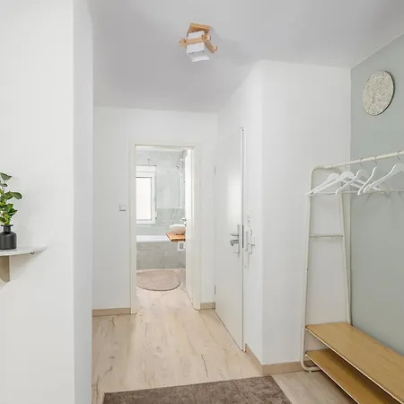 Troja Living Helena - Zentral In Apartament *