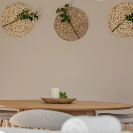 Apartment Troja Living Helena - Zentral In *