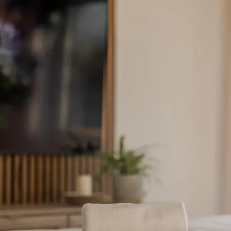 Troja Living Helena - Zentral In Apartment *